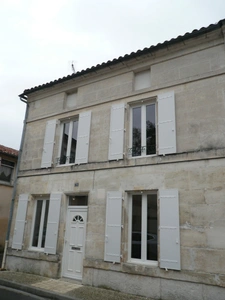 JARNAC - MISON DE VILLE A LOUER