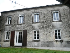 ⚜ SEGONZAC A Vendre, Petit Corps de Ferme, Maison en pierre ⚜