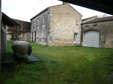 ⚜ SEGONZAC A Vendre, Petit Corps de Ferme, Maison en pierre ⚜