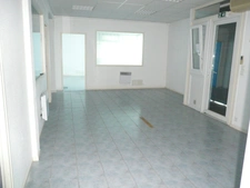 ⚜ A LOUER CHATEAUBERNARD Zone Commercial Local Bureau ⚜