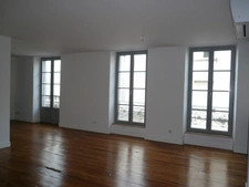 COGNAC Appartement de Ville - Rue Piétonne 