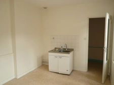 COGNAC Rue Piétonne A Vendre Local Commercial + Logement