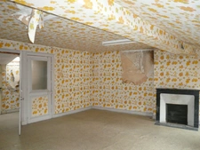 COGNAC Rue Piétonne A Vendre Local Commercial + Logement