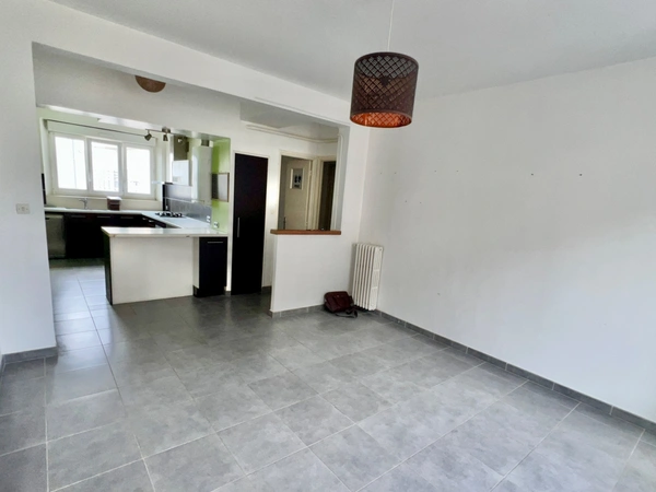 Brest, Prat Ledan, 1er étage,  T3, Dalle béton, Petite copropriété