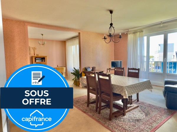 BREST, PLACE DE STRASBOURG, APPARTEMENT T3, ASCENSEUR, STATIONNEMENT PRIVATIF, CAVE, A RÉNOVER