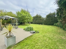 CONTEMPORAINE, PLAIN PIED, REZ DE JARDIN, PROCHE AXES ROUTIERS, HORS LOTISSEMENT