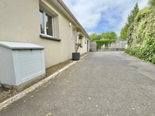 CONTEMPORAINE, PLAIN PIED, REZ DE JARDIN, PROCHE AXES ROUTIERS, HORS LOTISSEMENT