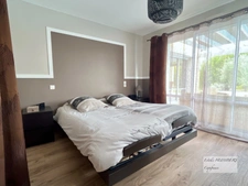 Maison 210m2, 6 pièces-Garages (85)