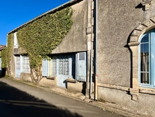 Maison et atelier/garage de 131+35m² à Vouvant