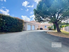 Maison 210m2, 6 pièces-Garages (85)
