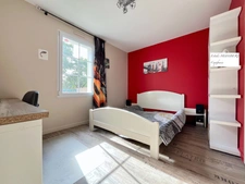 Maison 210m2, 6 pièces-Garages (85)