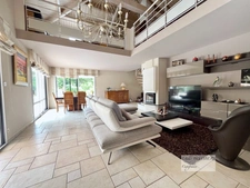 Maison 210m2, 6 pièces-Garages (85)