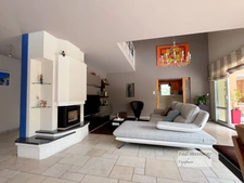 Maison 210m2, 6 pièces-Garages (85)