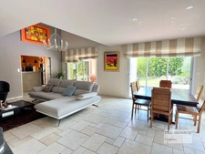 Maison 210m2, 6 pièces-Garages (85)