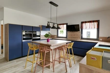 Maison contemporaine de plain-pied de 128 m² à Plouhinec, à proximité immédiate du littoral. Disponible en 2027