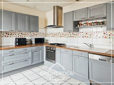 Maison en pierre, 4 chambres,jardin sans vis-à-vis, garage, commodités à pied