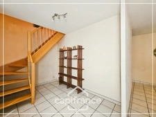 Maison en pierre, 4 chambres,jardin sans vis-à-vis, garage, commodités à pied