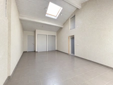House + separate apartment