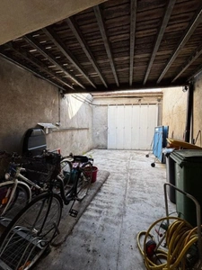 Maison de caractère en hypercentre avec terrasse, cour privative et nombreuses possibilités d'aménagement