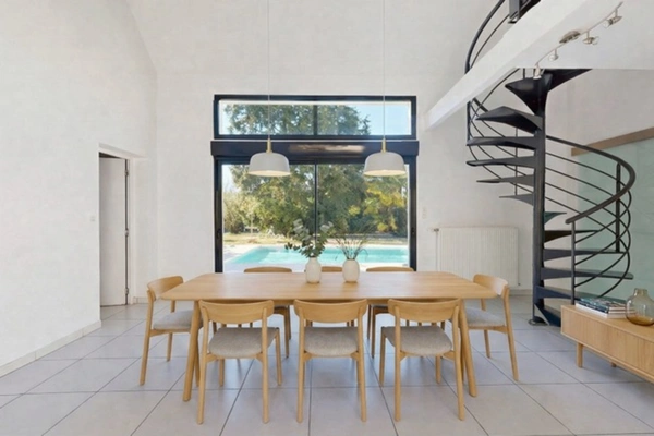 Maison de caractère avec jardin, piscine et patio au coeur d'Olivet.