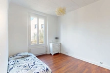 COUP DE CŒUR – CHARME DE L’ANCIEN – RUE DE VAUQUOIS – 2 CHAMBRES