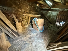 Maison de caractère avec piscine et nombreuses dépendances dans un environnement paisible