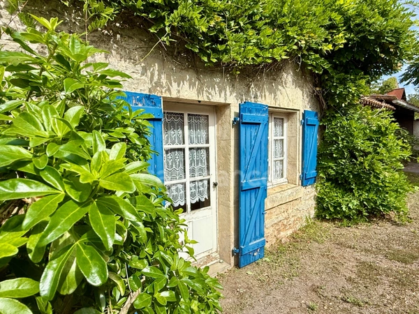 🏡 Maison en pierre pleine de caractère avec potentiel locatif – proche de Cherveux