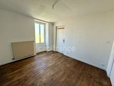 🏡 VERRUYES – Maison avec jardin sans vis-à-vis et beau potentiel d’aménagement 