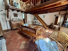🏡 Maison en pierre pleine de caractère avec potentiel locatif – proche de Cherveux
