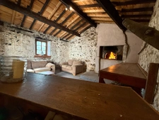 Maison de caractère avec piscine et nombreuses dépendances dans un environnement paisible