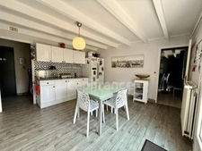 Le charme de l'ancien, le confort d'une rénovation soignée et un extérieur pensé pour profiter… sans les contraintes d'un grand terrain à entretenir.