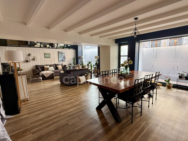 🏡 CHAMPDENIERS – Maison de caractère rénovée de 175 m² avec 135 m² de dépendances et fort potentiel