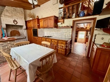🏡 Maison en pierre pleine de caractère avec potentiel locatif – proche de Cherveux