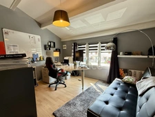 Le charme de l'ancien, le confort d'une rénovation soignée et un extérieur pensé pour profiter… sans les contraintes d'un grand terrain à entretenir.