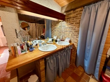 🏡 Maison en pierre pleine de caractère avec potentiel locatif – proche de Cherveux