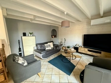 🏡 CHAMPDENIERS – Maison de caractère rénovée de 175 m² avec 135 m² de dépendances et fort potentiel