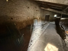 Maison de caractère avec piscine et nombreuses dépendances dans un environnement paisible