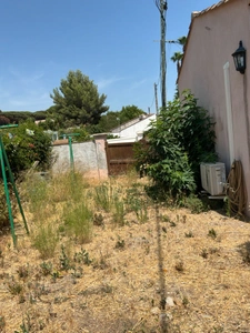 Maison de 100 m² avec jardin et belle terrasse couverte – Proche centre-ville