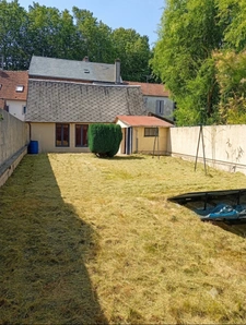 BEAUVAIS – Maison de caractère en briques avec jardin et 30 m² aménageables