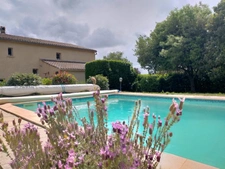 Maison de caractère 6 pièces – 4 chambres – piscine 10×5 sur 1 800 m² arborés et clos