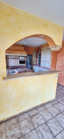 Maison de caractère 6 pièces – 4 chambres – piscine 10×5 sur 1 800 m² arborés et clos