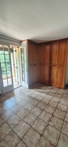 Maison de caractère 6 pièces – 4 chambres – piscine 10×5 sur 1 800 m² arborés et clos