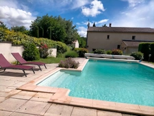 Maison de caractère 6 pièces – 4 chambres – piscine 10×5 sur 1 800 m² arborés et clos