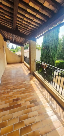 Maison de caractère 6 pièces – 4 chambres – piscine 10×5 sur 1 800 m² arborés et clos