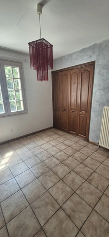 Maison de caractère 6 pièces – 4 chambres – piscine 10×5 sur 1 800 m² arborés et clos