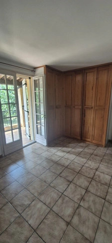 Maison de caractère 6 pièces – 4 chambres – piscine 10×5 sur 1 800 m² arborés et clos