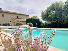 Maison de caractère 6 pièces – 4 chambres – piscine 10×5 sur 1 800 m² arborés et clos