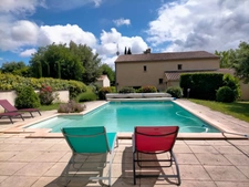 Maison de caractère 6 pièces – 4 chambres – piscine 10×5 sur 1 800 m² arborés et clos