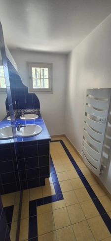 Maison de caractère 6 pièces – 4 chambres – piscine 10×5 sur 1 800 m² arborés et clos