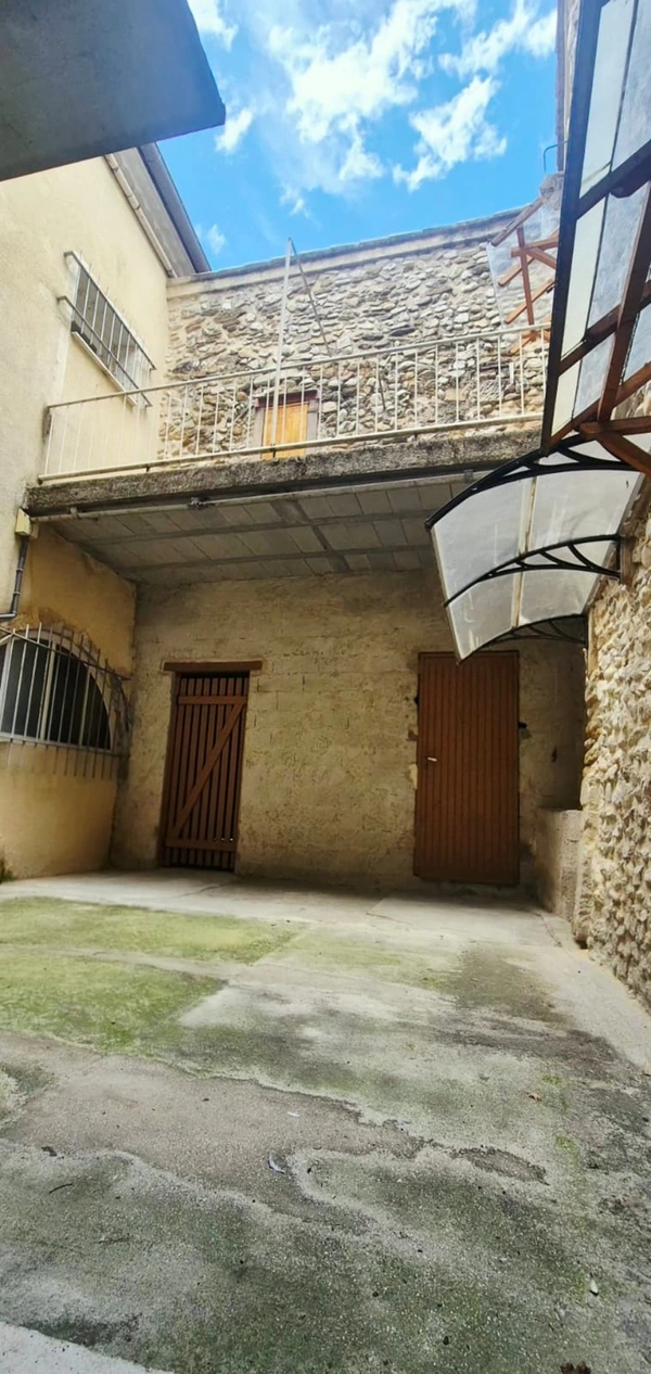 Maison à vendre 6 pièces VALREAS (84)